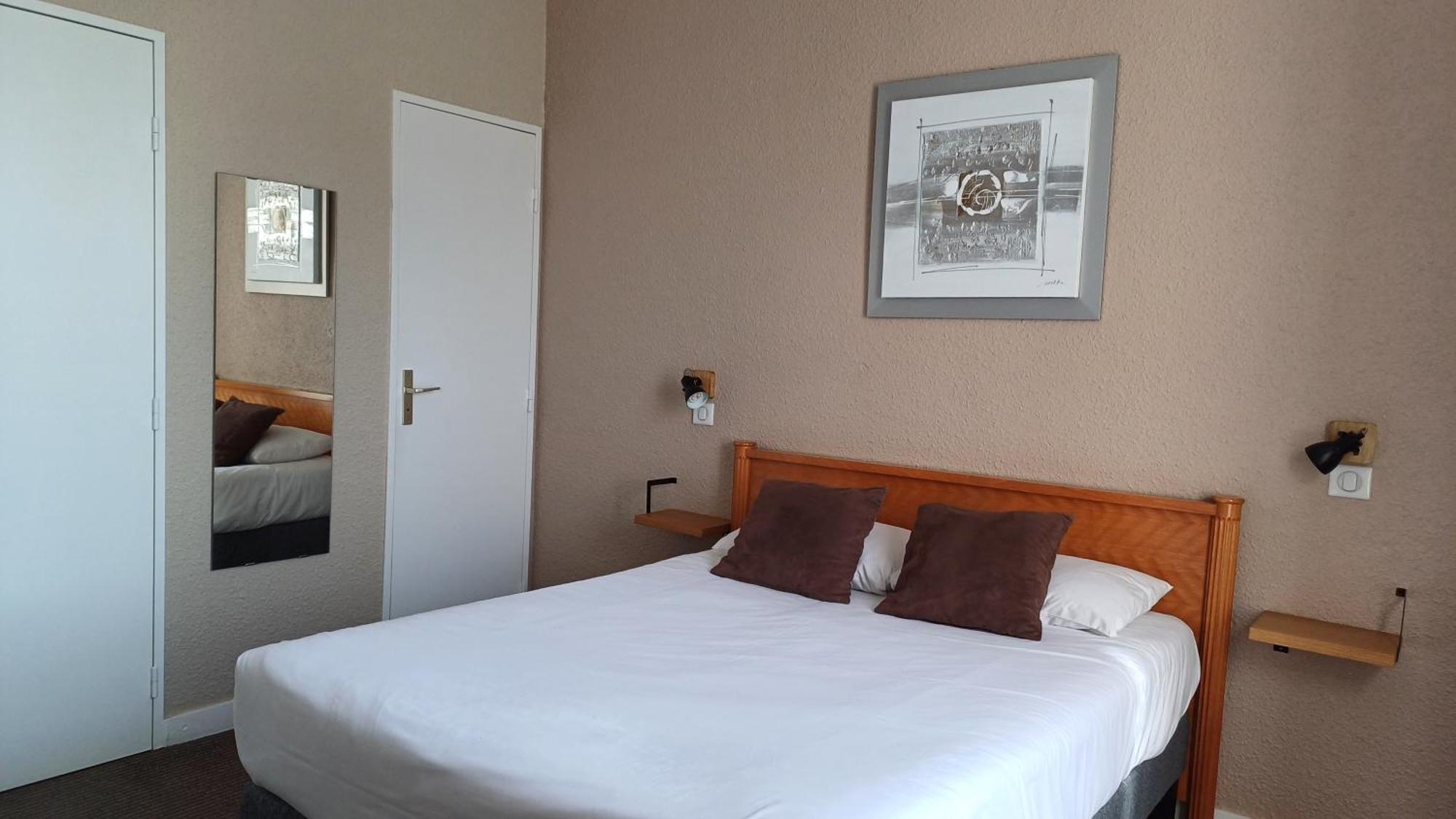 Logis Hotel Le Cerf Briare Kültér fotó