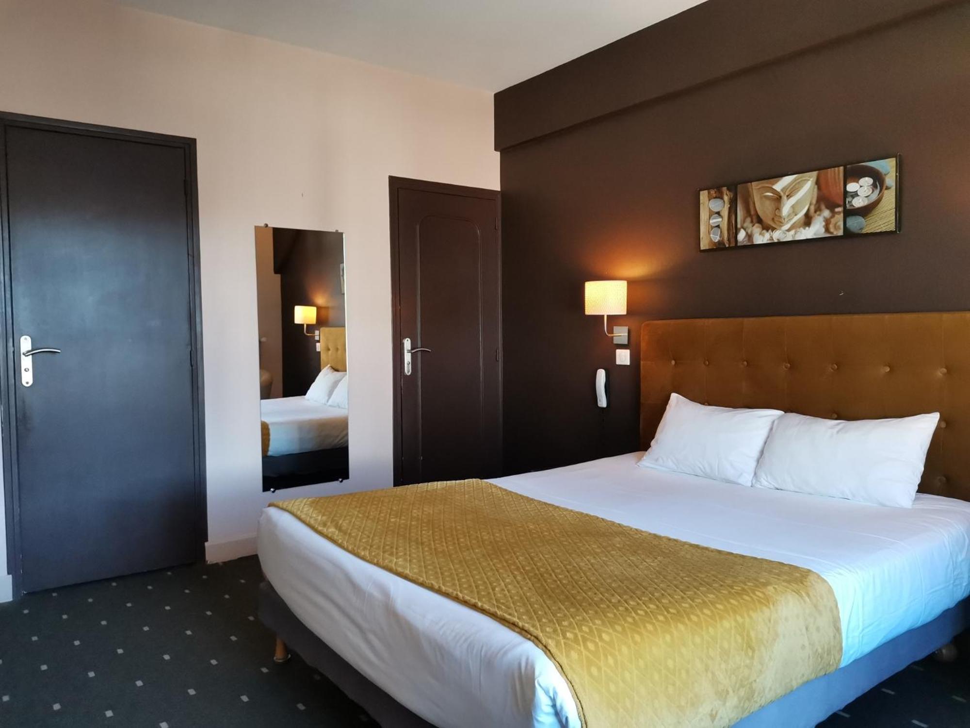 Logis Hotel Le Cerf Briare Kültér fotó