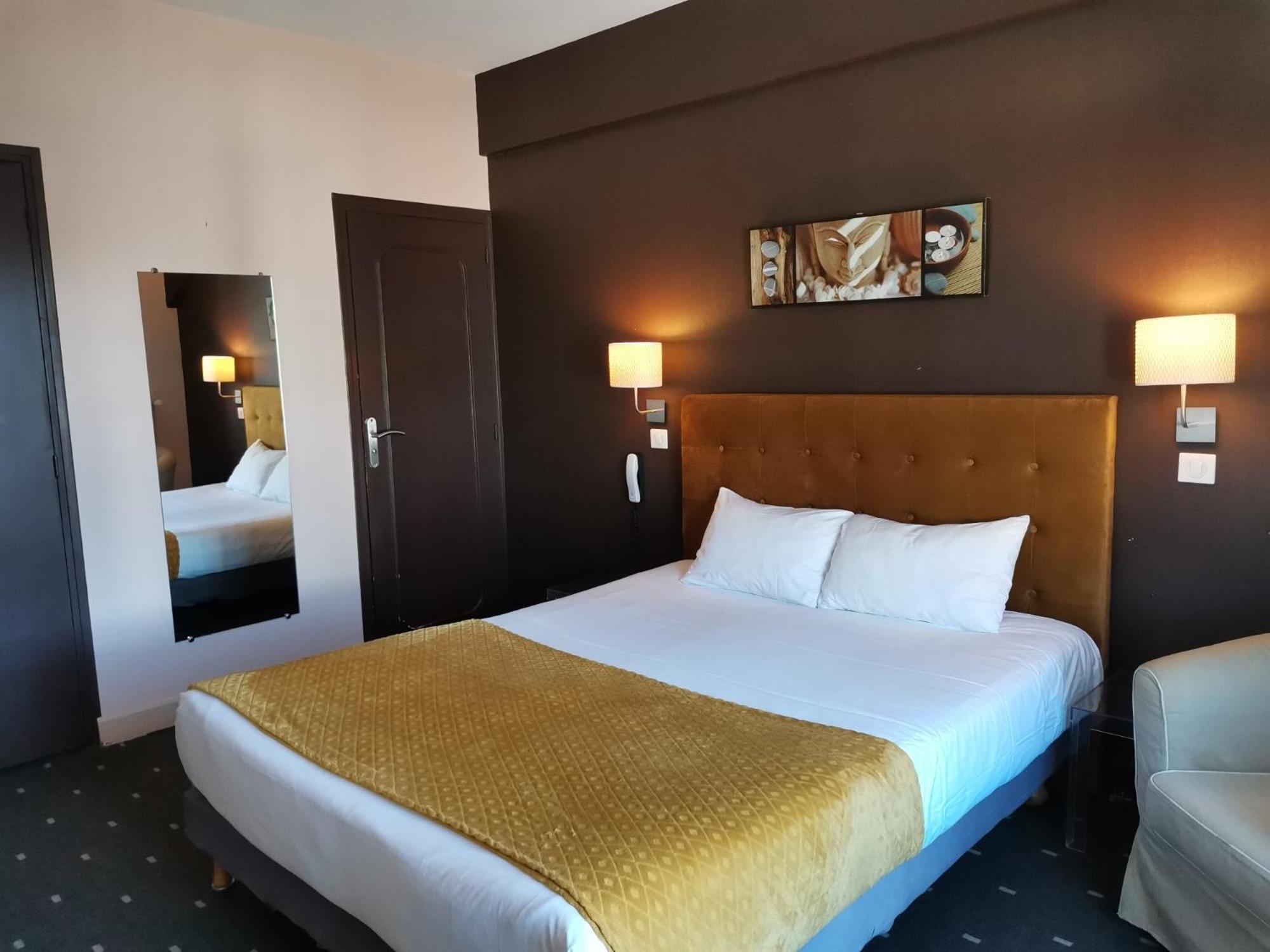 Logis Hotel Le Cerf Briare Kültér fotó