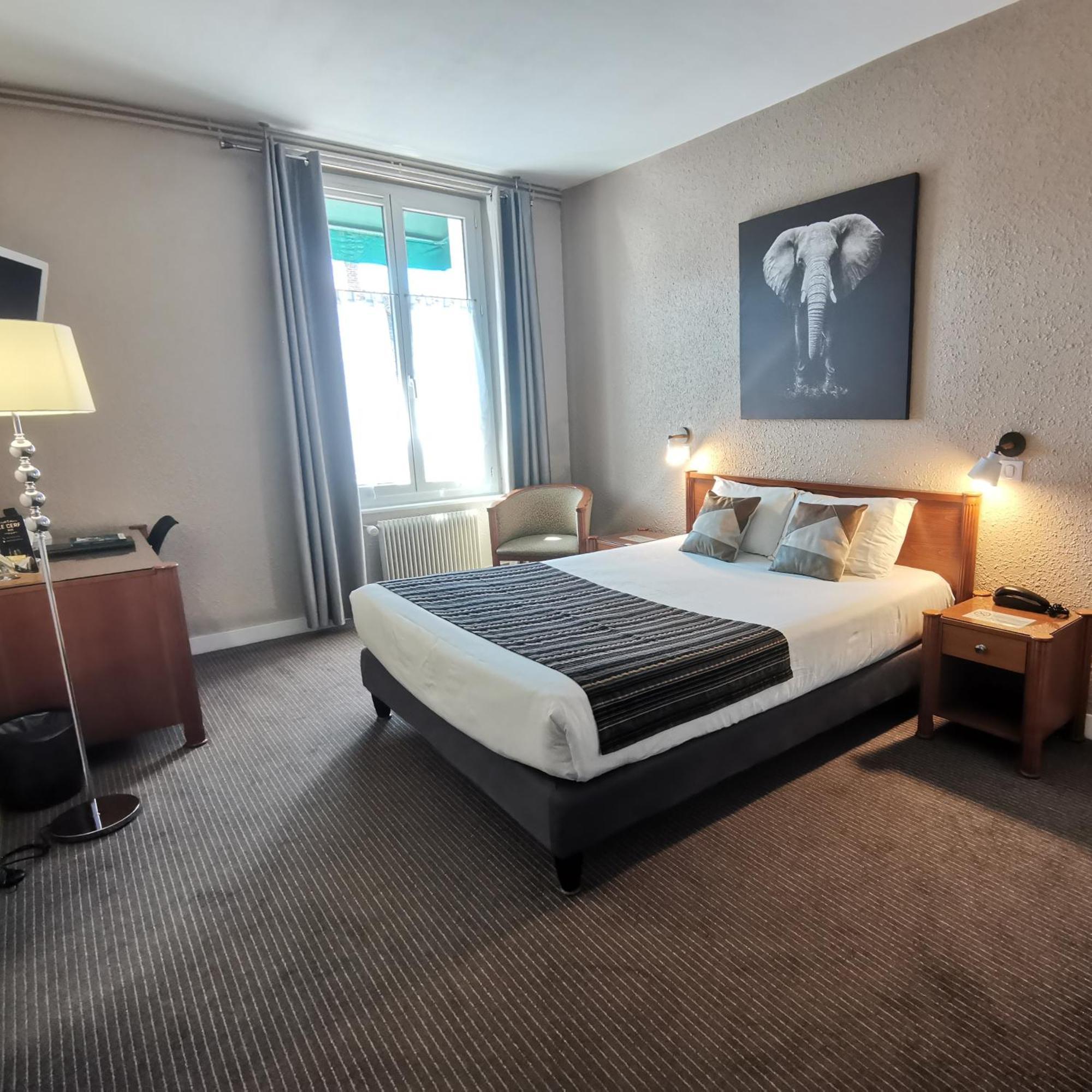 Logis Hotel Le Cerf Briare Kültér fotó