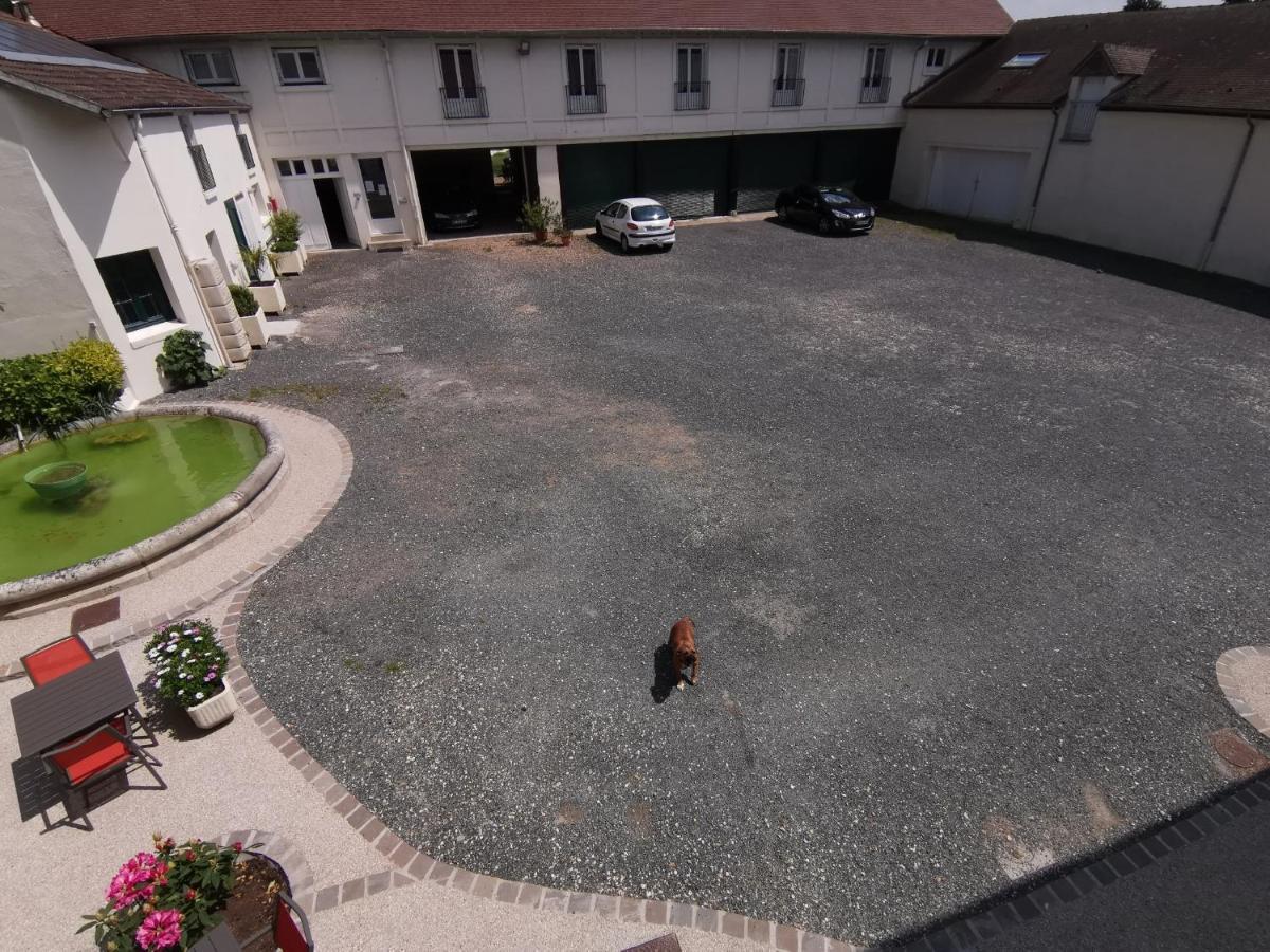 Logis Hotel Le Cerf Briare Kültér fotó